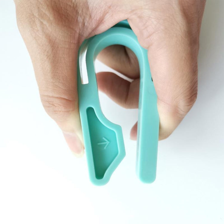 3 PCS Random Color The Car Seat Key Keychain Unlocker, 2 PCS Random Color