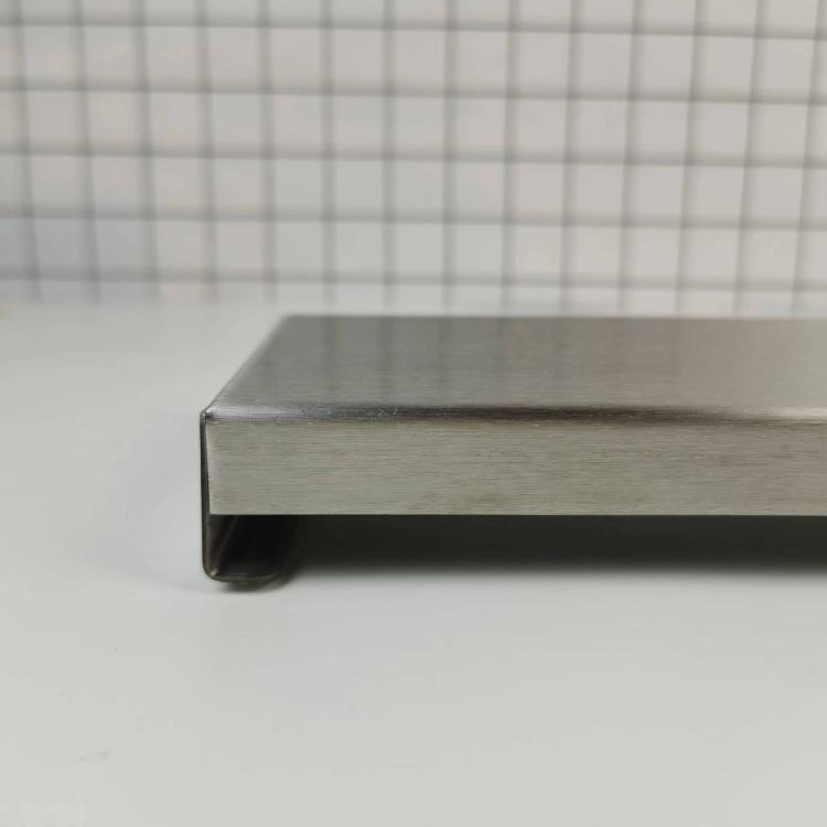 Stainless Steel Exhaust Vent Cover Gas Stove Cover Seasoning Rack Oil Splash Guard, 64x10x2.5cm, Retractable 43.5-80cm