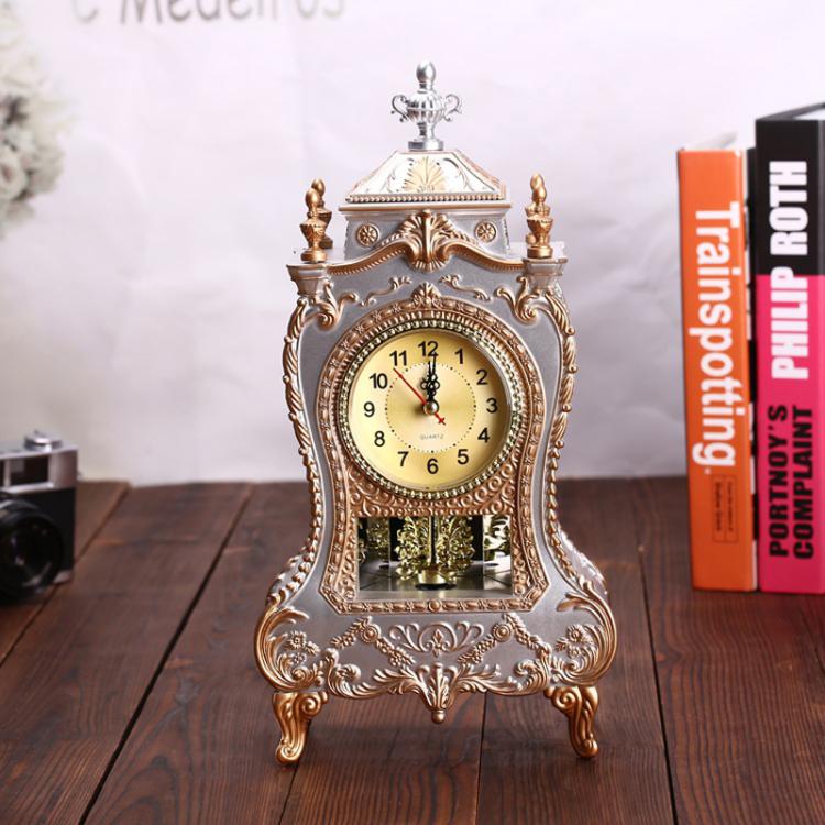 Vintage Clock Classical Royalty Sitting Room TV Cabinet Desk Imperial Furnishing Creative Sit Pendulum Clock